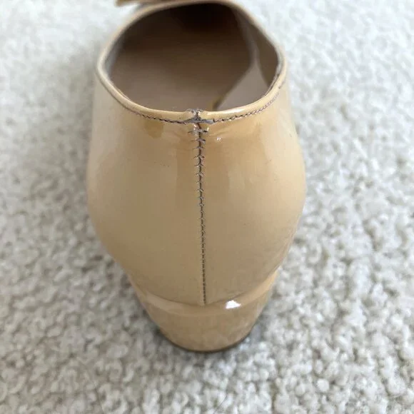 Salvatore Ferragamo Women Vara Pump  sz7.5B –Amaretti (Tan/Beige) Patent Leather - Picture 8 of 16